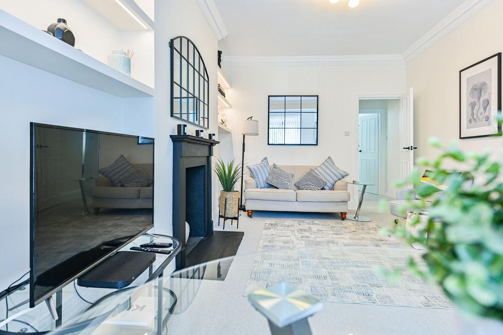 Apartment in London - View 5