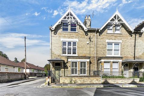 5 bedroom semi-detached house for sale, Feversham Crescent, York