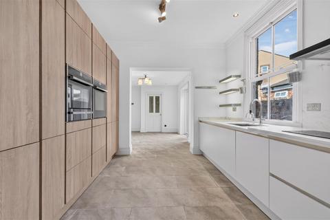 5 bedroom semi-detached house for sale, Feversham Crescent, York