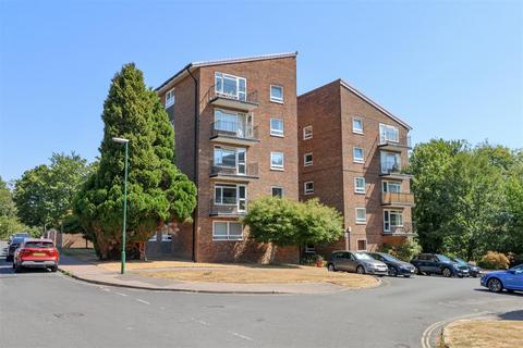 2 bedroom flat for sale, Ayshe Court Drive, Horsham
