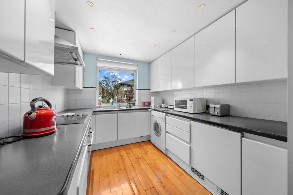 Apartment in Belsize Park - View 3