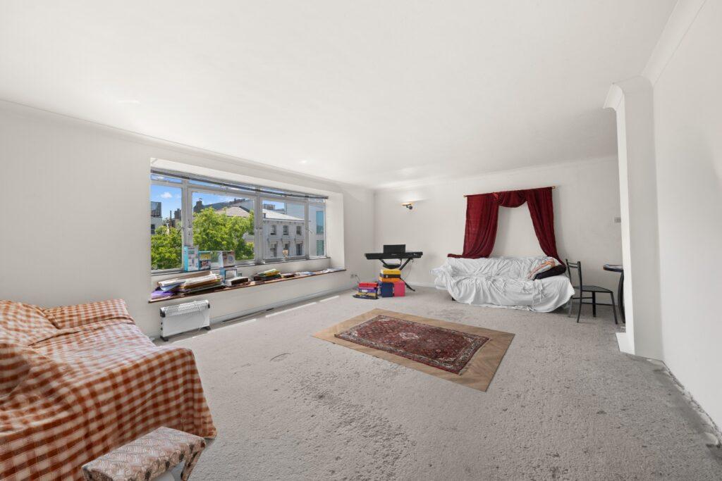 Apartment in Belsize Park - View 4