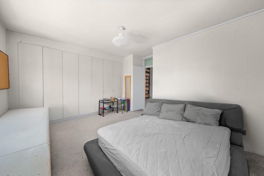 Apartment in Belsize Park - View 5