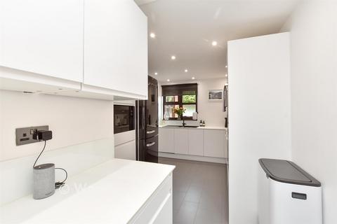 4 bedroom detached house for sale, Little John Avenue, Chatham ME5