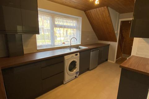 5 bedroom end of terrace house to rent, Cheviots, Hatfield
