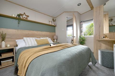 2 bedroom lodge for sale, Lakeside Lodge Finlake Resort Spa Devon , Finlake Resort and Spa, TQ13 0EJ, South West England