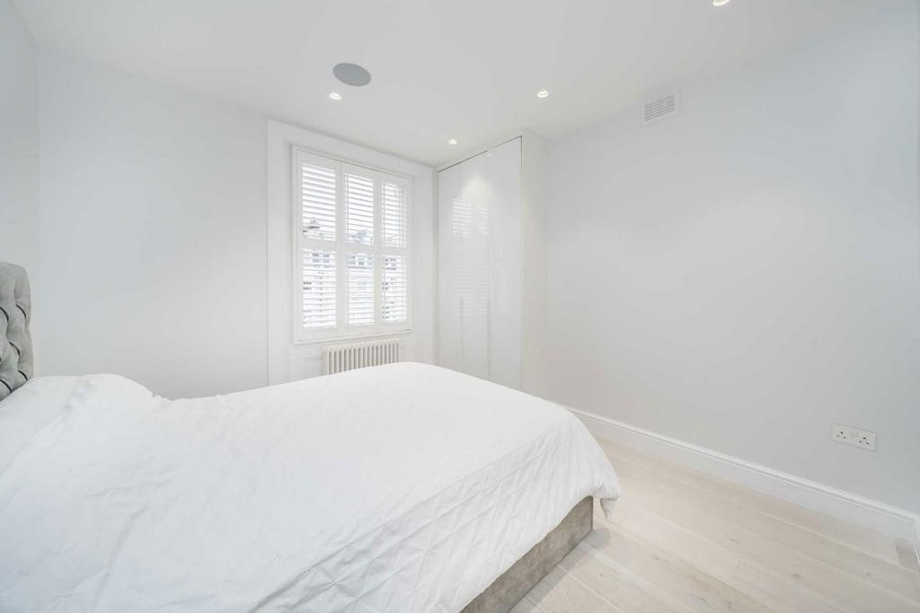 Apartment in Maida Vale - View 5