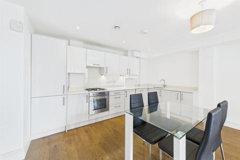 2 bedroom flat to rent, Pechiney House, Slough SL1