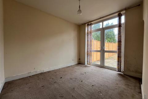 2 bedroom end of terrace house for sale, Gardenia Avenue, Luton, Bedfordshire, LU3 2NR