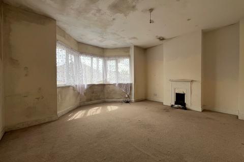 2 bedroom end of terrace house for sale, Gardenia Avenue, Luton, Bedfordshire, LU3 2NR