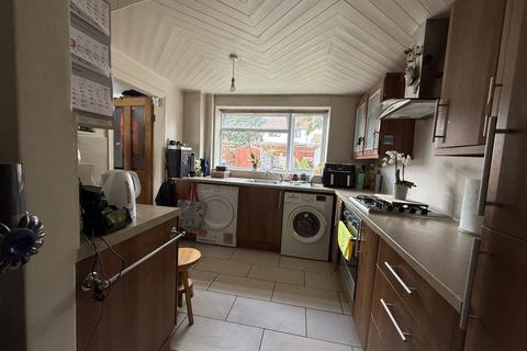 2 bedroom house to rent, Gainsborough Road