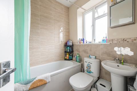 1 bedroom apartment for sale, Selhurst Road, London, SE25
