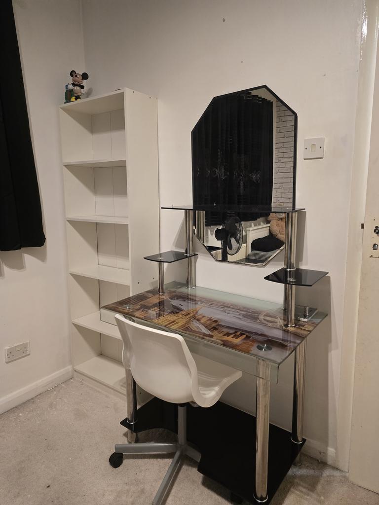 House in Croydon - View 4
