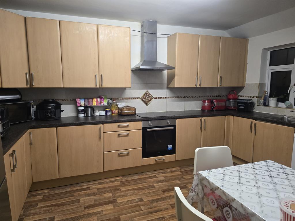 House in Croydon - More