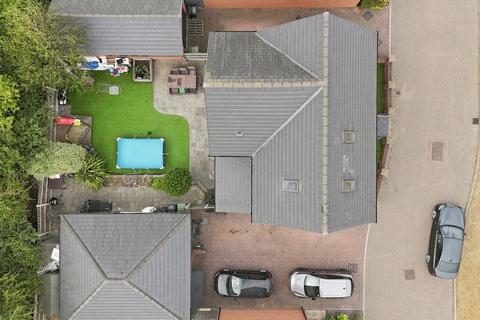 5 bedroom detached house for sale, Reeds Close, Basildon, SS15