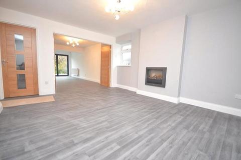 4 bedroom detached house to rent, Harrier Close, Hornchurch, Essex, RM12