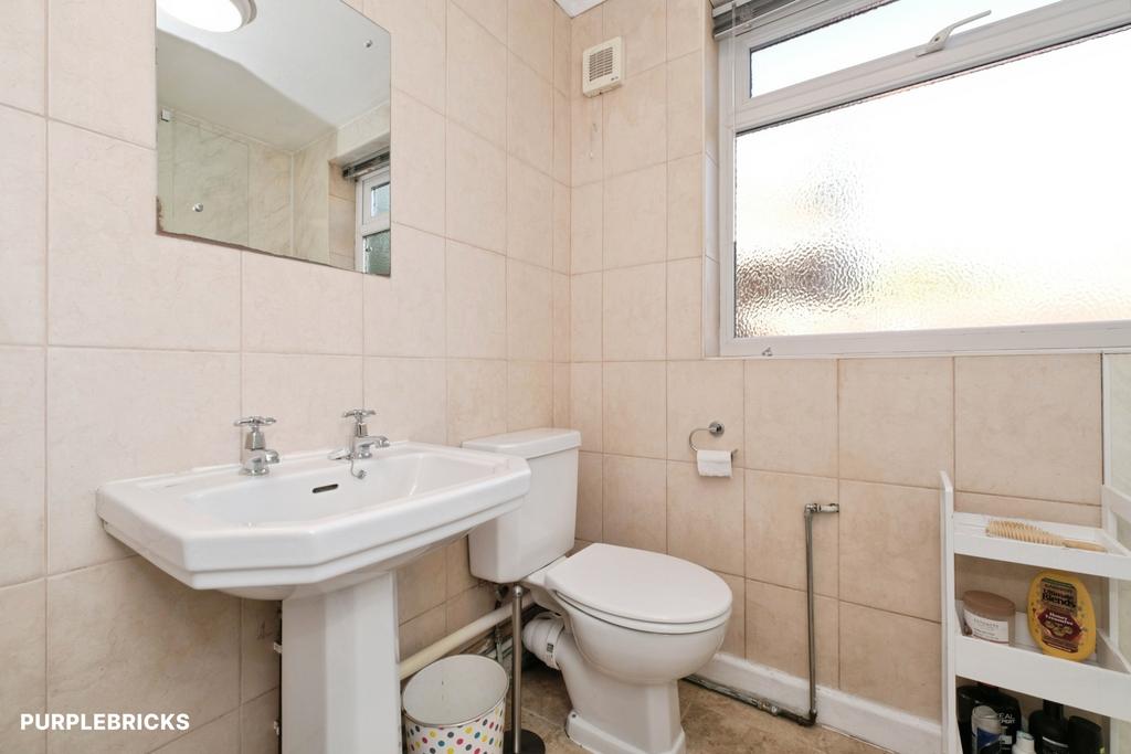 House in Nottingham - View 4