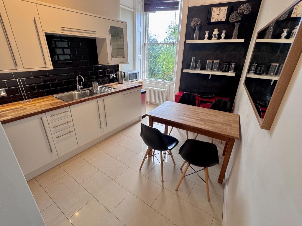 Apartment in Edinburgh - View 2