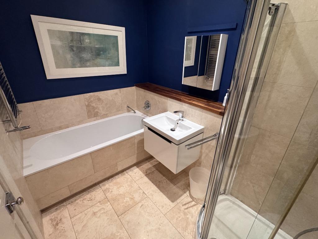 Apartment in Edinburgh - More
