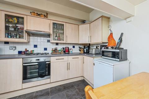 2 bedroom end of terrace house for sale, Thornhill Place, Brighouse