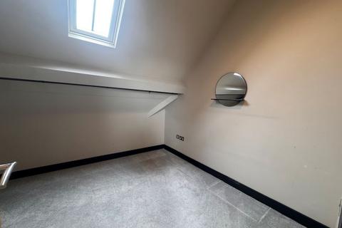 2 bedroom flat for sale, Flat 31 Gibson House, 3 Gibson House Drive, Wallasey, Merseyside, CH44 8AX