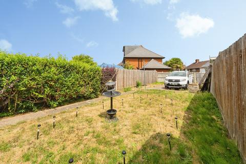 undefined, Kingston Road, Kingston upon Thames, KT1