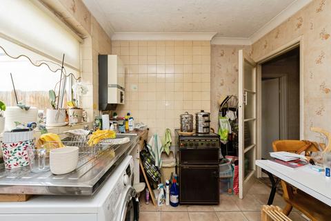 undefined, Kingston Road, Kingston upon Thames, KT1