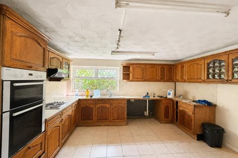 4 bedroom detached house for sale, Market Street, Carmarthenshire SA34