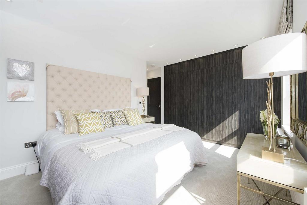 Apartment in London, Belsize Park - View 2