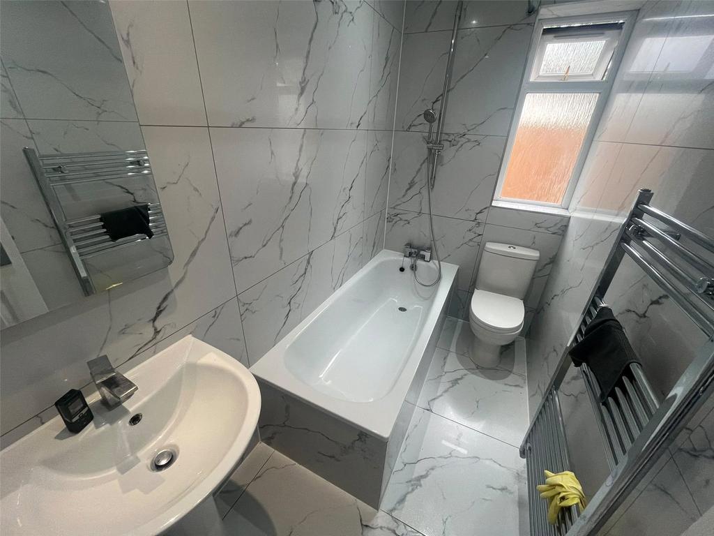 Apartment in Greater London - More