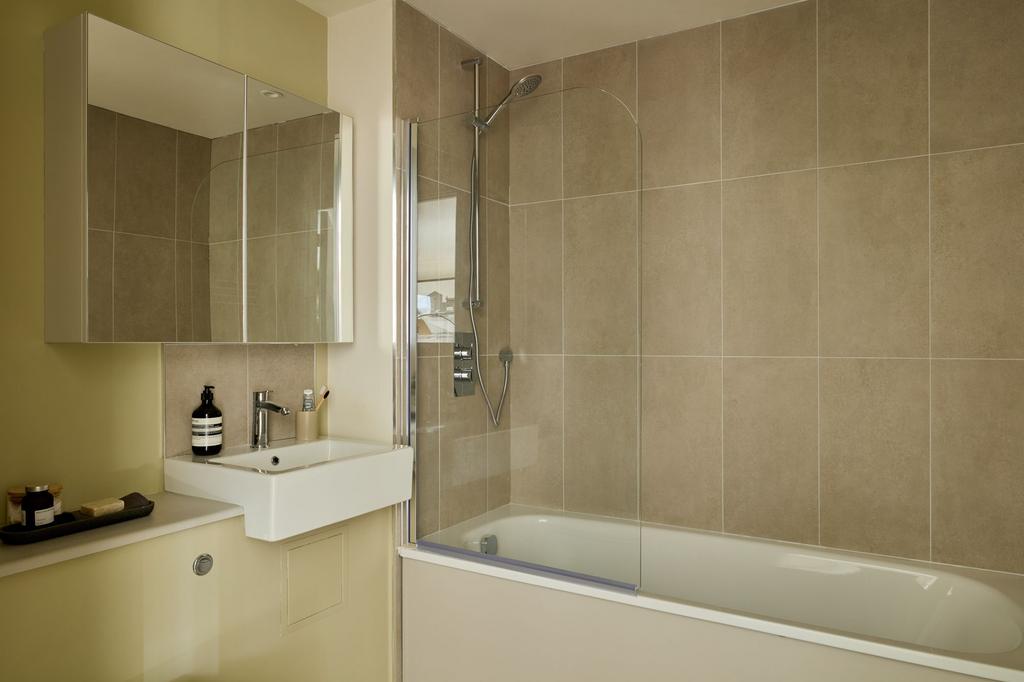 Apartment in Cardiff - View 4