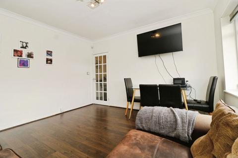 2 bedroom apartment for sale, Hillside Road, Altrincham WA15