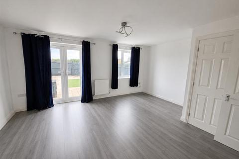 3 bedroom semi-detached house to rent, Poppy Field, Broadwell, Coleford