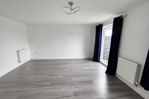 3 bedroom semi-detached house to rent, Poppy Field, Broadwell, Coleford