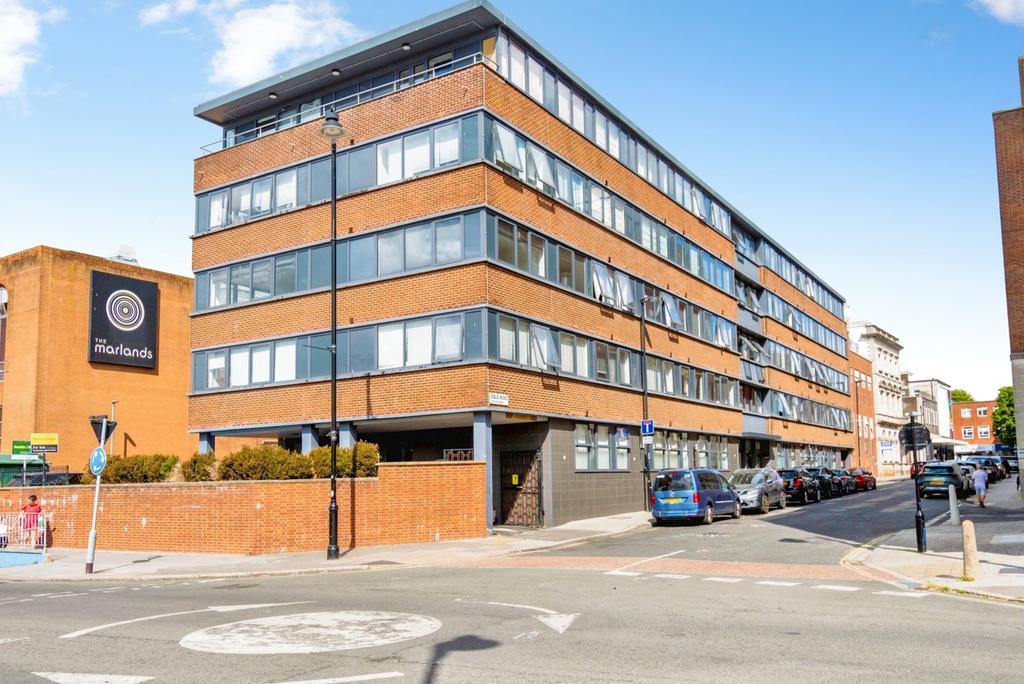 Apartment in Southampton