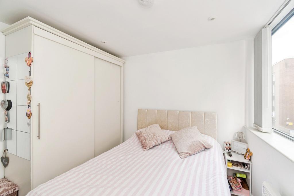 Apartment in Southampton - More