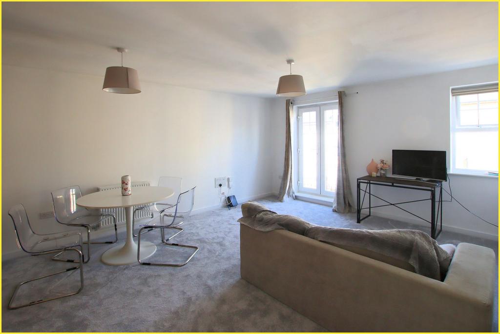 Apartment in Bromley - View 3