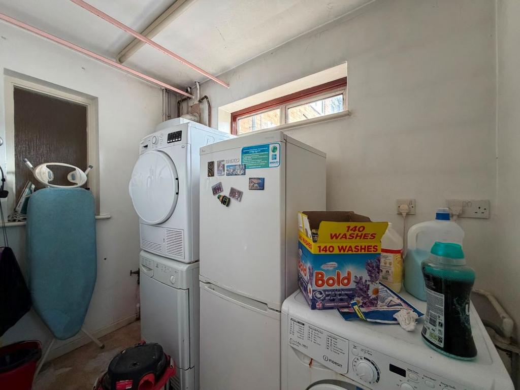 Utility room, utility