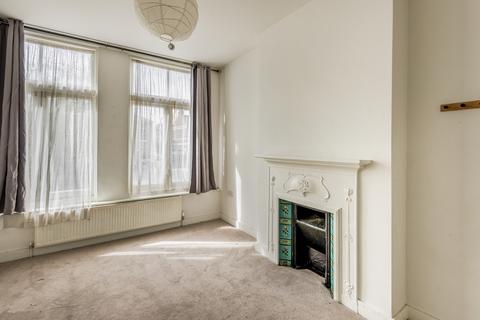 2 bedroom flat to rent, Rushey Green London SE6
