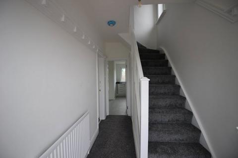 3 bedroom semi-detached house to rent, Deepdene Road