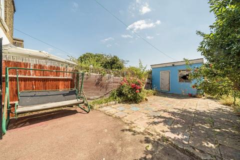 4 bedroom end of terrace house for sale, Perry Hill, London SE6