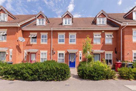 Hurworth Avenue, Langley SL3