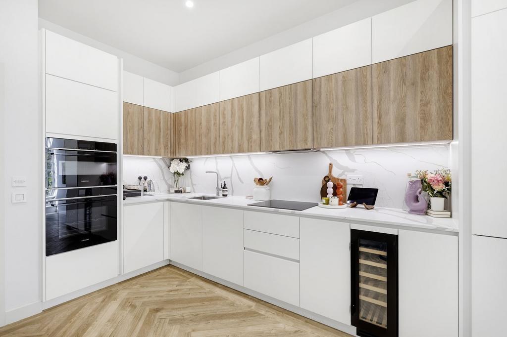 Apartment in London, Springfield Village - View 3
