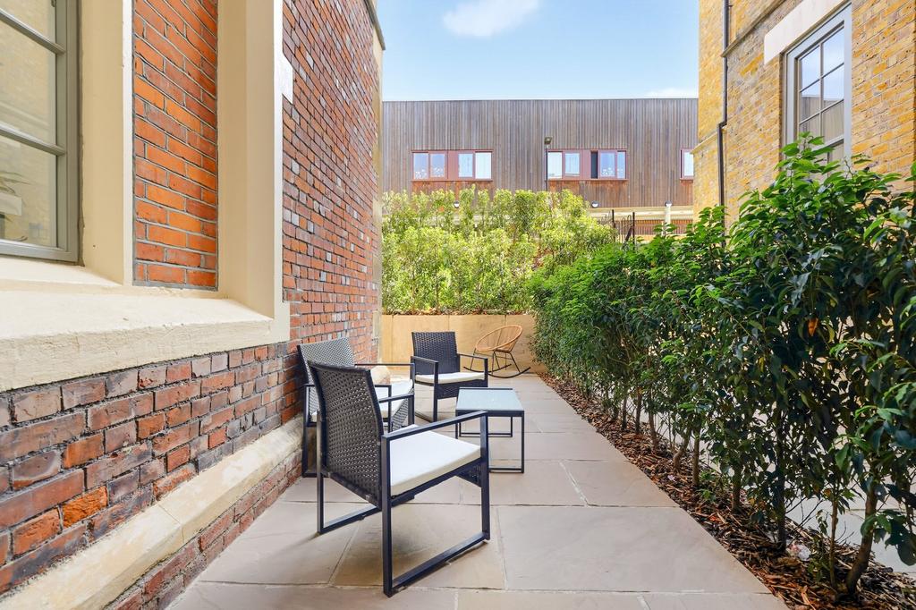 Apartment in London, Springfield Village - View 4