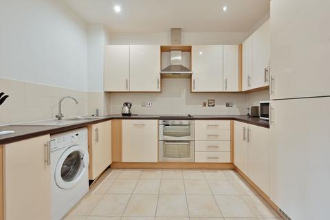 2 bedroom flat to rent, Silas Court, Lockhart Road, WD17, Watford, WD17