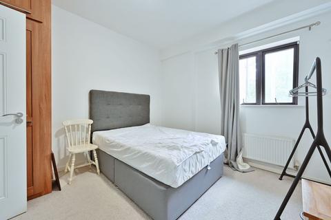 2 bedroom flat to rent, Silas Court, Lockhart Road, WD17, Watford, WD17