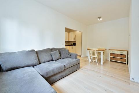 2 bedroom flat to rent, Silas Court, Lockhart Road, WD17, Watford, WD17
