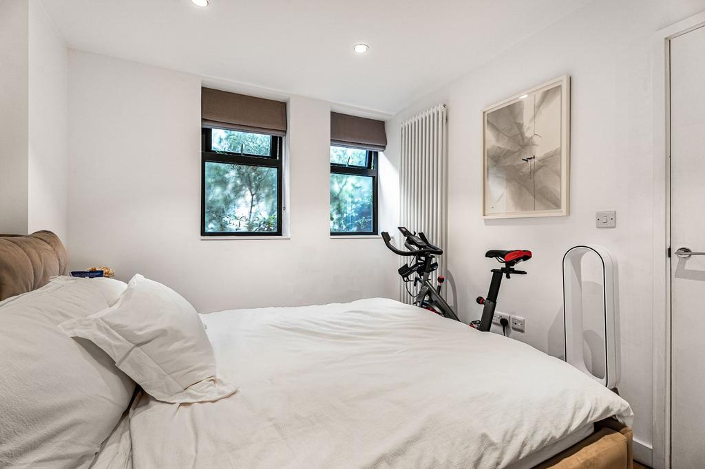 House in London - View 5