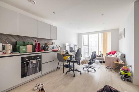 1 bedroom apartment for sale, Darjeeling House, Memorial Avenue, Slough SL1