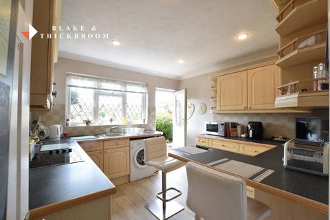 4 bedroom detached house for sale, St Johns Road, Clacton-on-Sea, Essex, CO16 8DD